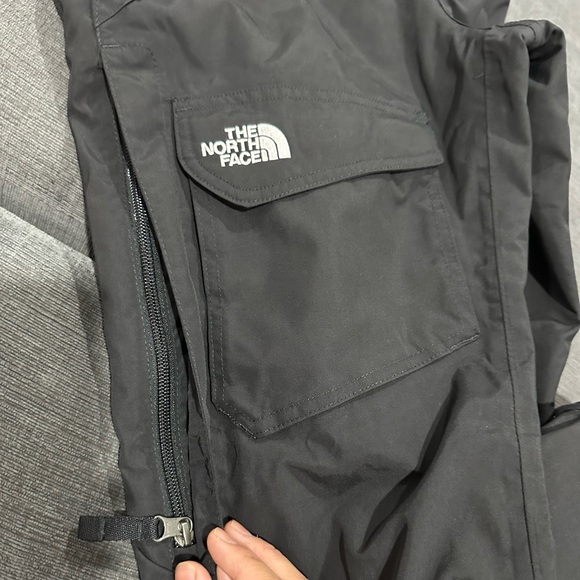 Women’s North Face Ski Pants - Picture 9 of 11